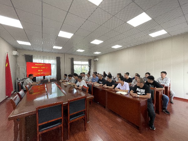 【理論宣講】鑫巖公司開展“凝聚思想偉力，助推強(qiáng)工興產(chǎn)”宣講活動(dòng)