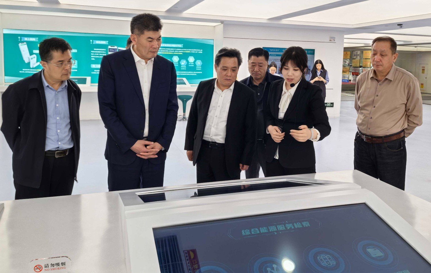集團聯(lián)合市能源事務(wù)中心赴國網(wǎng)山東綜合能源服務(wù)有限公司考察