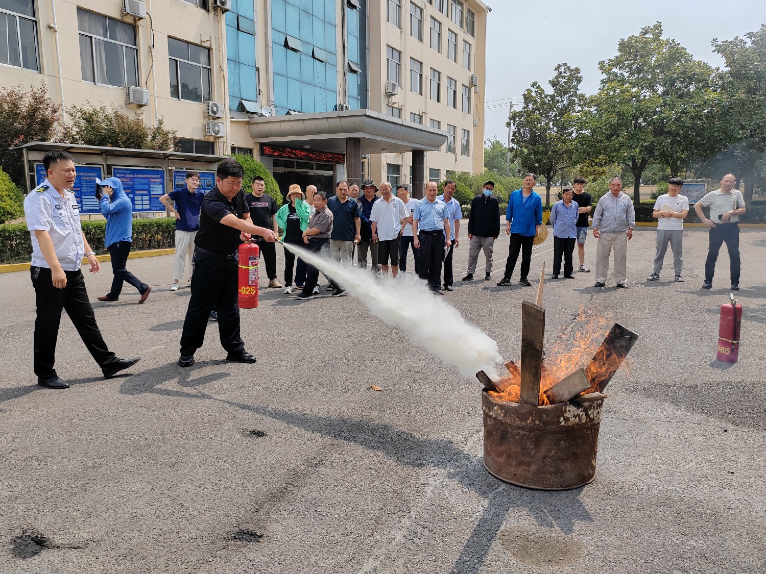 金達(dá)煤礦開(kāi)展消防培訓(xùn)及演練