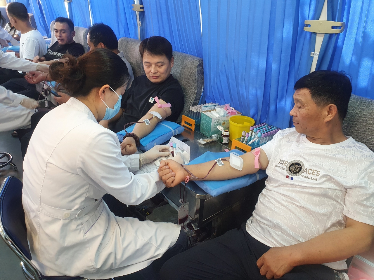 金達(dá)煤礦開(kāi)展義務(wù)獻(xiàn)血活動(dòng)